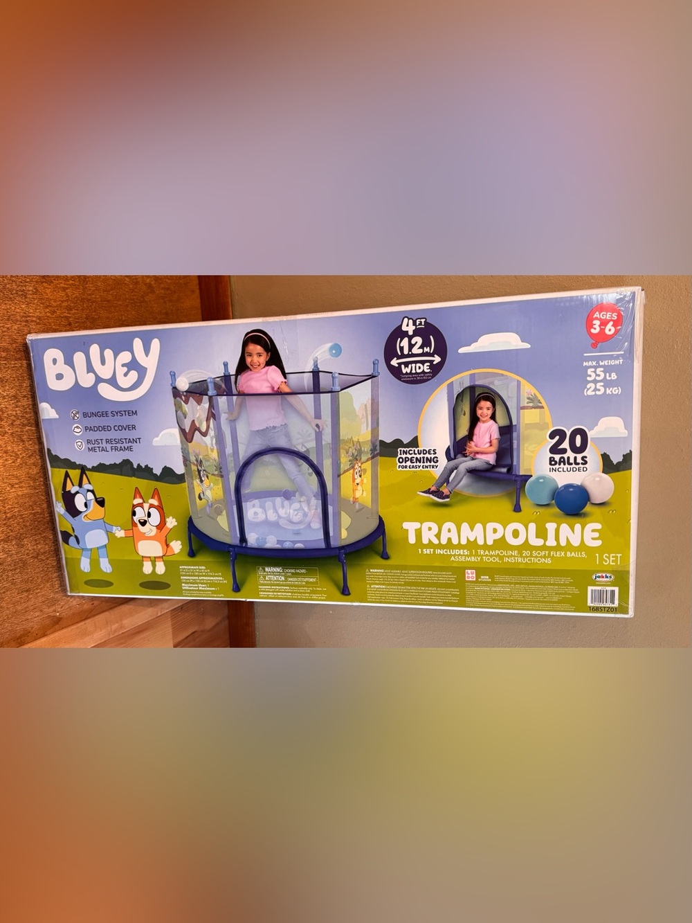 NIB Bluey 4' Kids Trampoline w/ Soft Play Balls with Padded Cover Bungee System
